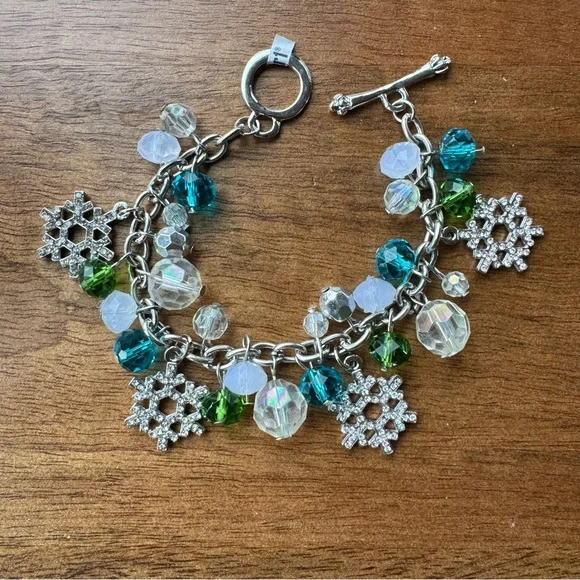 Pier One Imports Sparkle Snowflake Necklace & Bracelet Combo - Picture 6 of 10